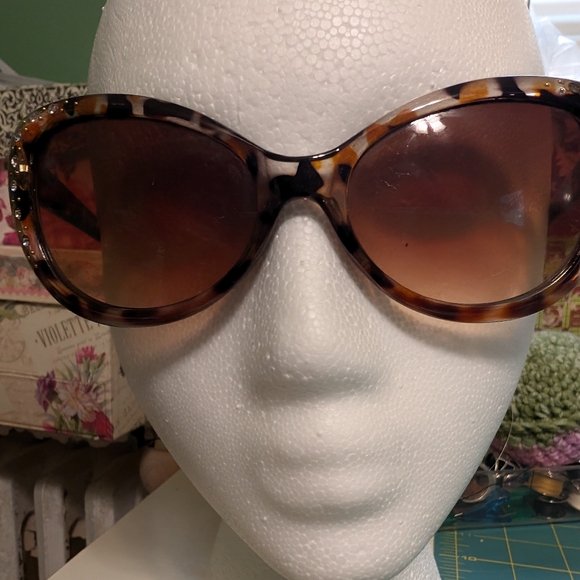 Steve Madden Accessories - Steve Madden Sunglasses
